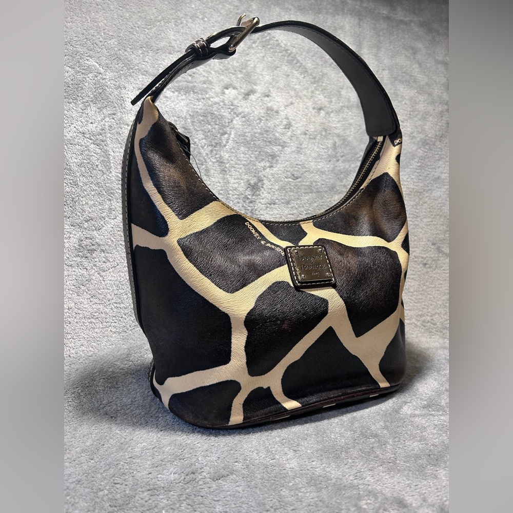 Dooney & Bourke Giraffe Print Hobo w/ Leather Strap & Trim and Gold Hardware - Picture 3 of 10